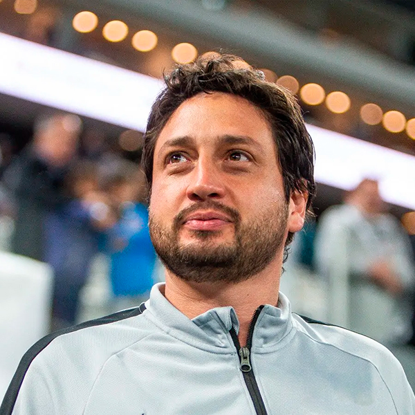 Arthur Elias — Palestrante de Liderança