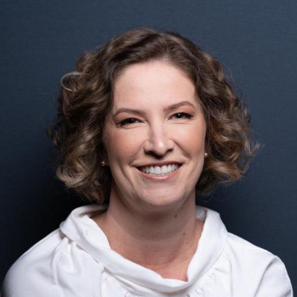 Carolina Marra — Palestrante de Educacao