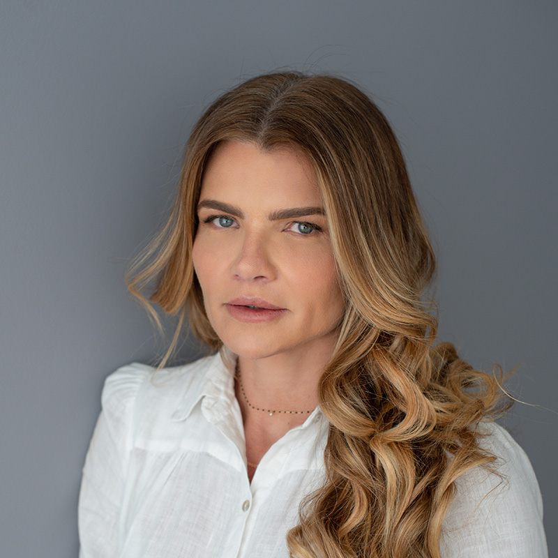 Erika Linhares — Palestrante de Vendas