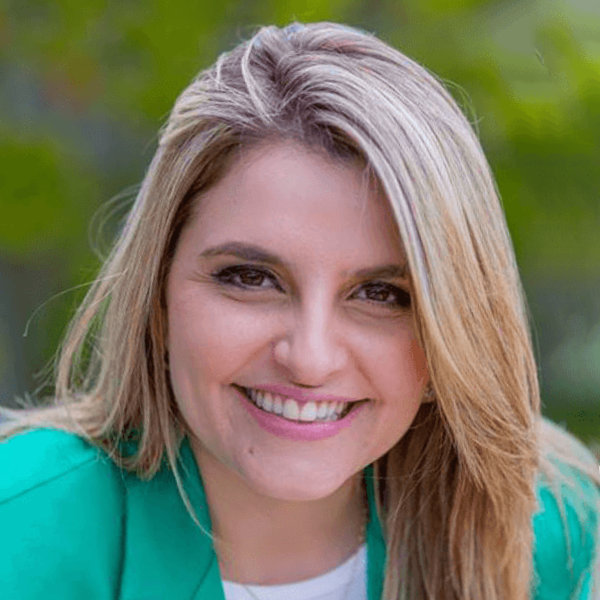 Kellen Severo — Palestrante de Mestre De Cerimonia