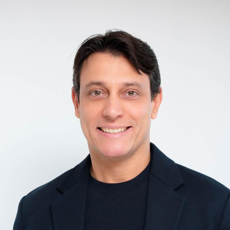 Leoni Diniz — Palestrante de Vendas