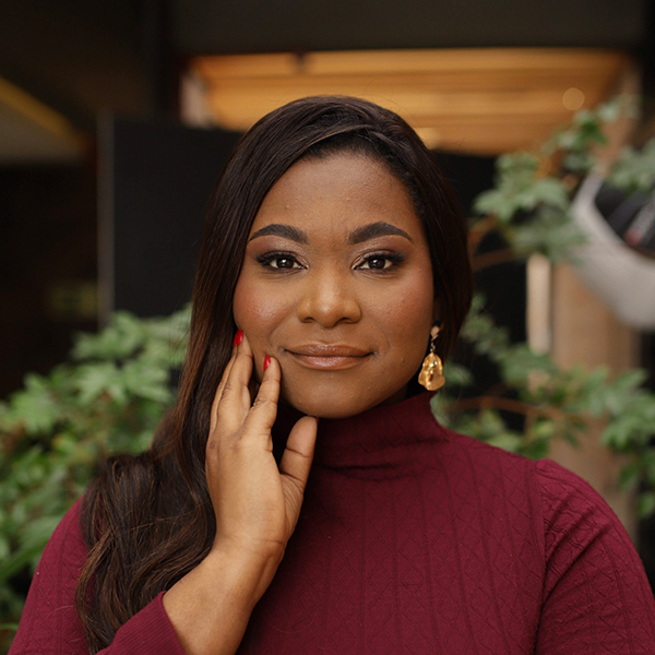 Lisiane Lemos — Palestrante de Vendas