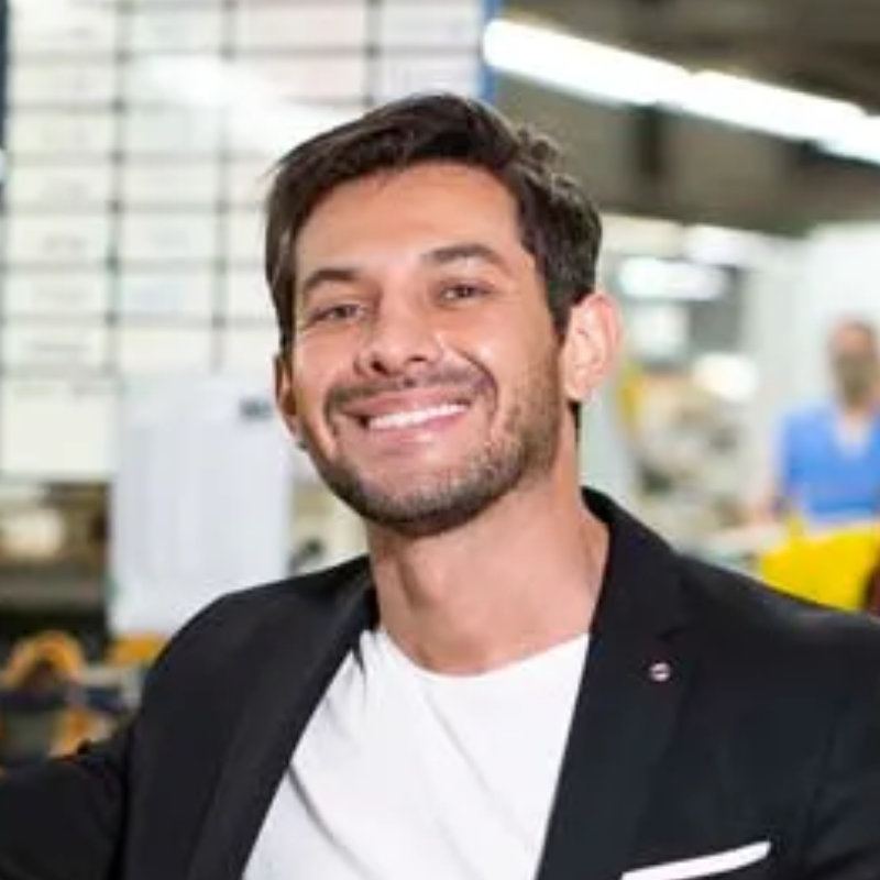 Lucas Neves — Palestrante de Vendas