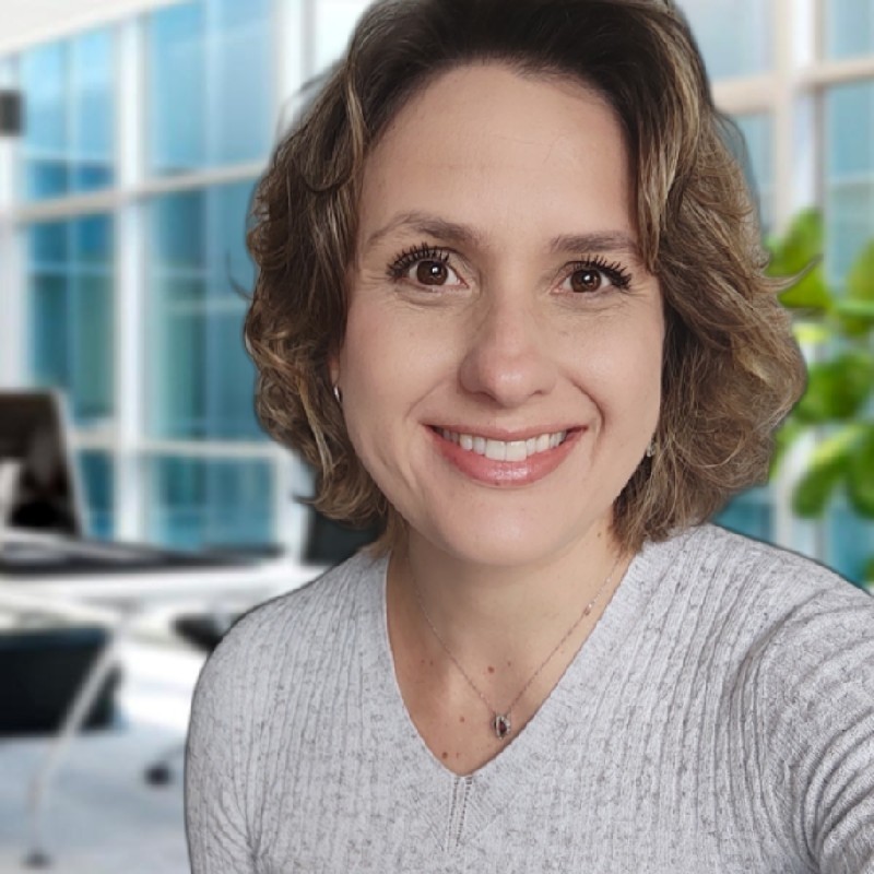 Maira Santiago — Palestrante de Educacao Empresarial