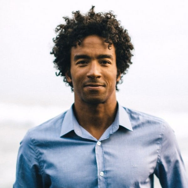 Thiago Vinhal — Palestrante de Superacao